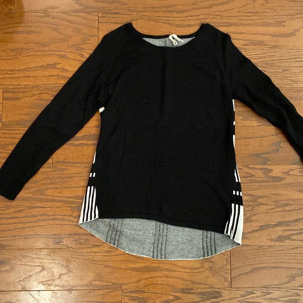 Tee berry and weave tunic sweater